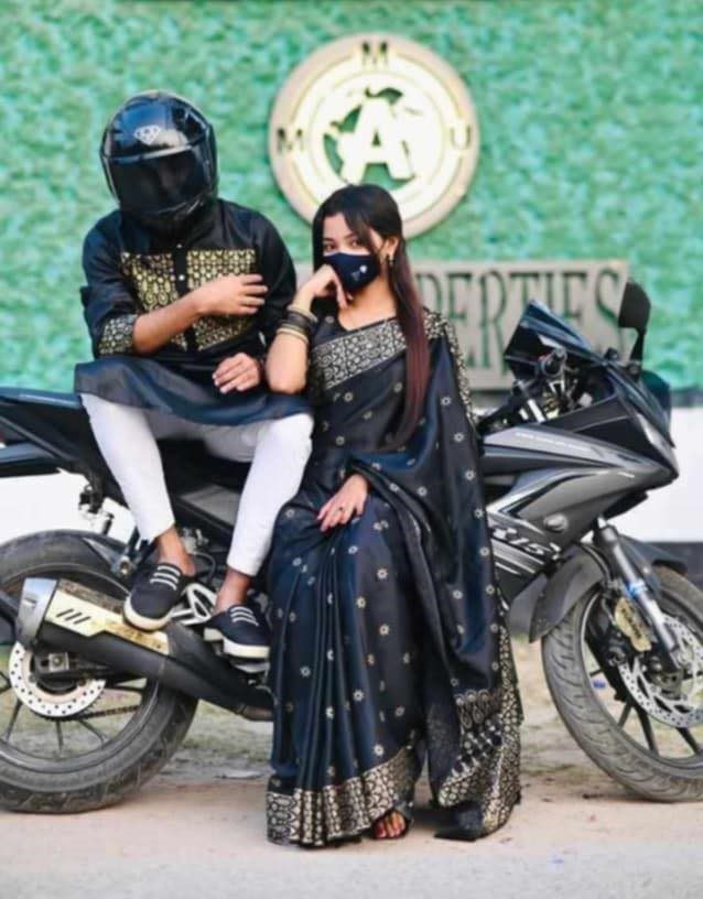 প্রিমিয়াম জাপানি সিল্ক শাড়ি ও ধুপিয়ান সিল্ক পাঞ্জাবি কাপল সেট